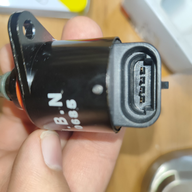 استپر موتور ام وی ام ۱۱۰ چهار سیلندر برند: اچ بی ان/ MVM 110 ۴ cylinder: HBN